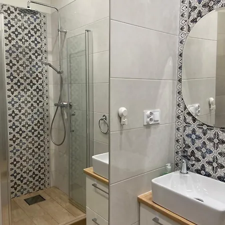 Na Przedmieściu By Na Dni